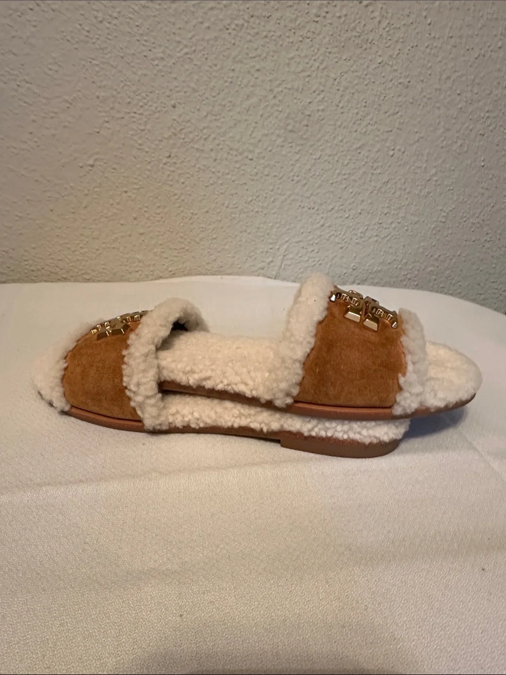 Tory Burch Everly Slide-Natural Chestnut Suede/Shearling Slide with Gold Logo